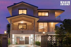 StayVista's River Song - Riverview Villa with Jacuzzi & Indoor Fun